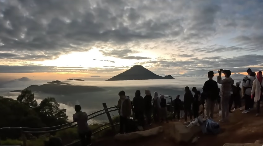 Ide Liburan Seru Sehari di Dieng Tanpa Bikin Kantong Kering