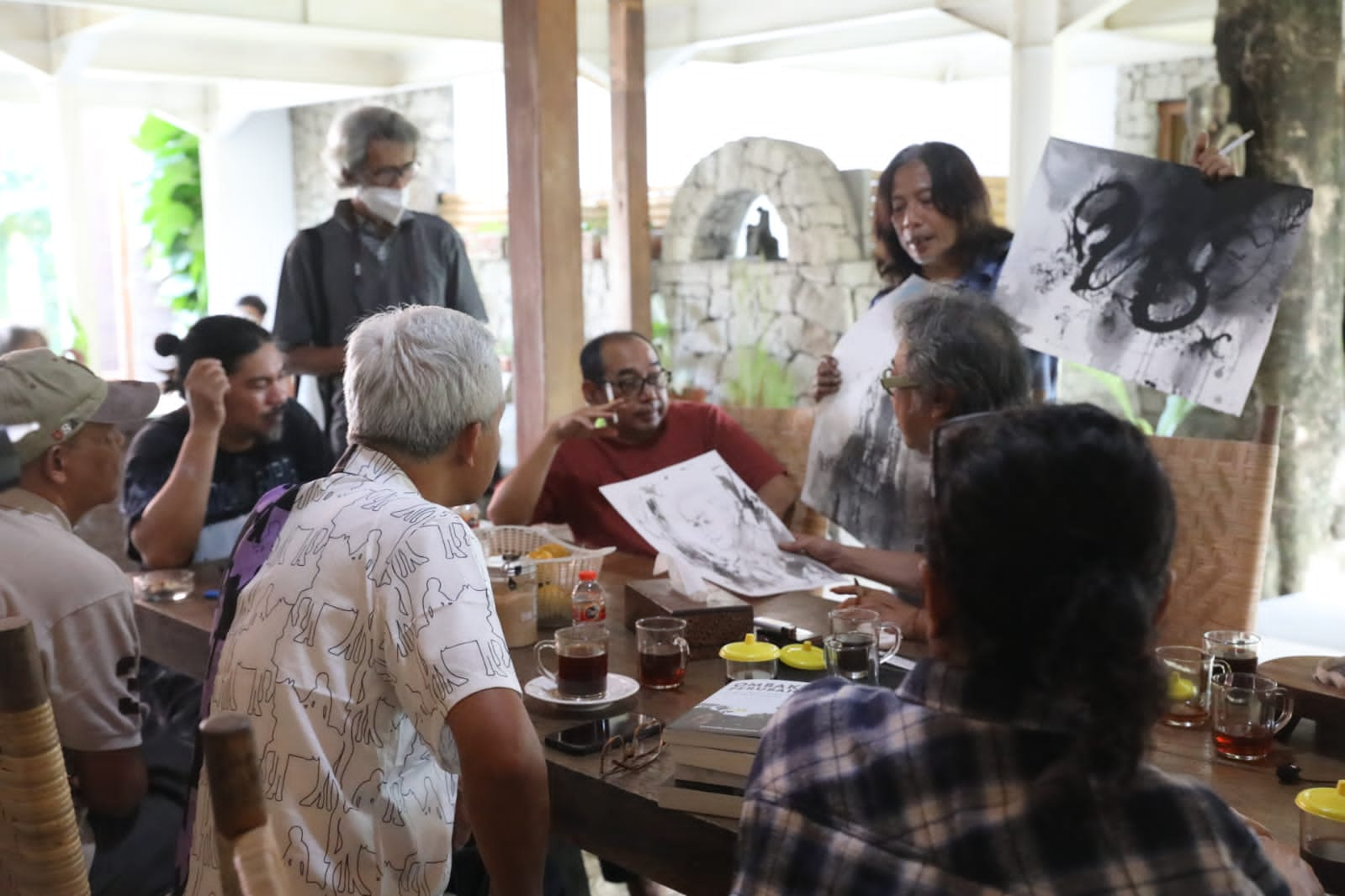 Ganjar Pranowo Gojekan Bareng Butet dan Seniman di Yogyakarta 