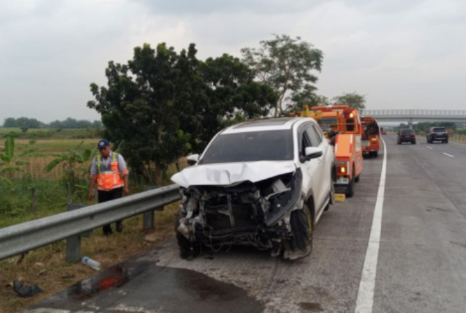 Difarina Indra Kecelakaan Mobil di Jalan Tol, Tabrak Pembatas Jalan dan Guardrail