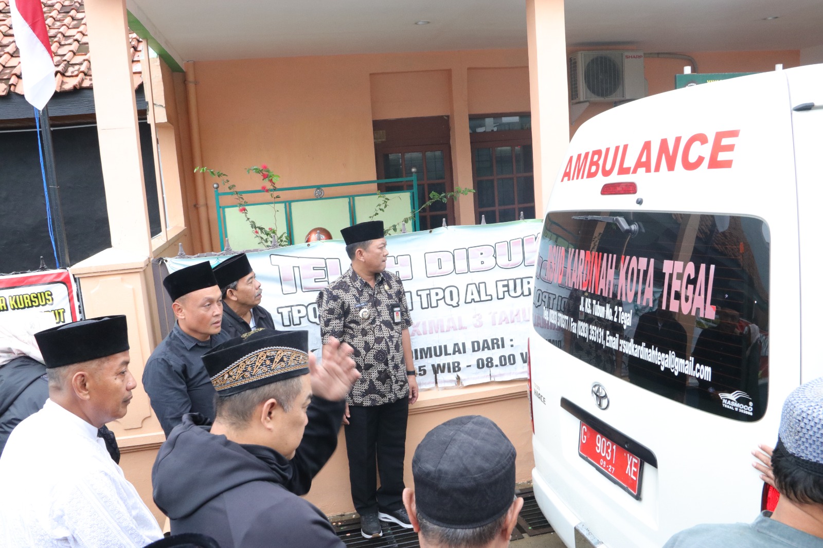 Pj. Wali Kota Tegal Pimpin Pelepasan Jenazah Mantan Kepala Bappelitbang