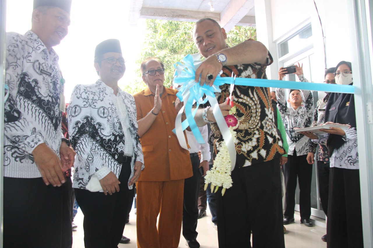 Resmikan Gedung PGRI, Wali Kota Tegal Berharap Guru Berkontribusi Aktif Dalam Pembangunan 