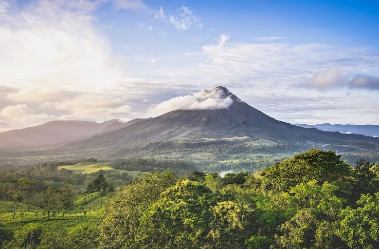6 Mitos Gunung Pancar Sentul Bogor, Disebut sebagai Gunung Pertama di Dunia