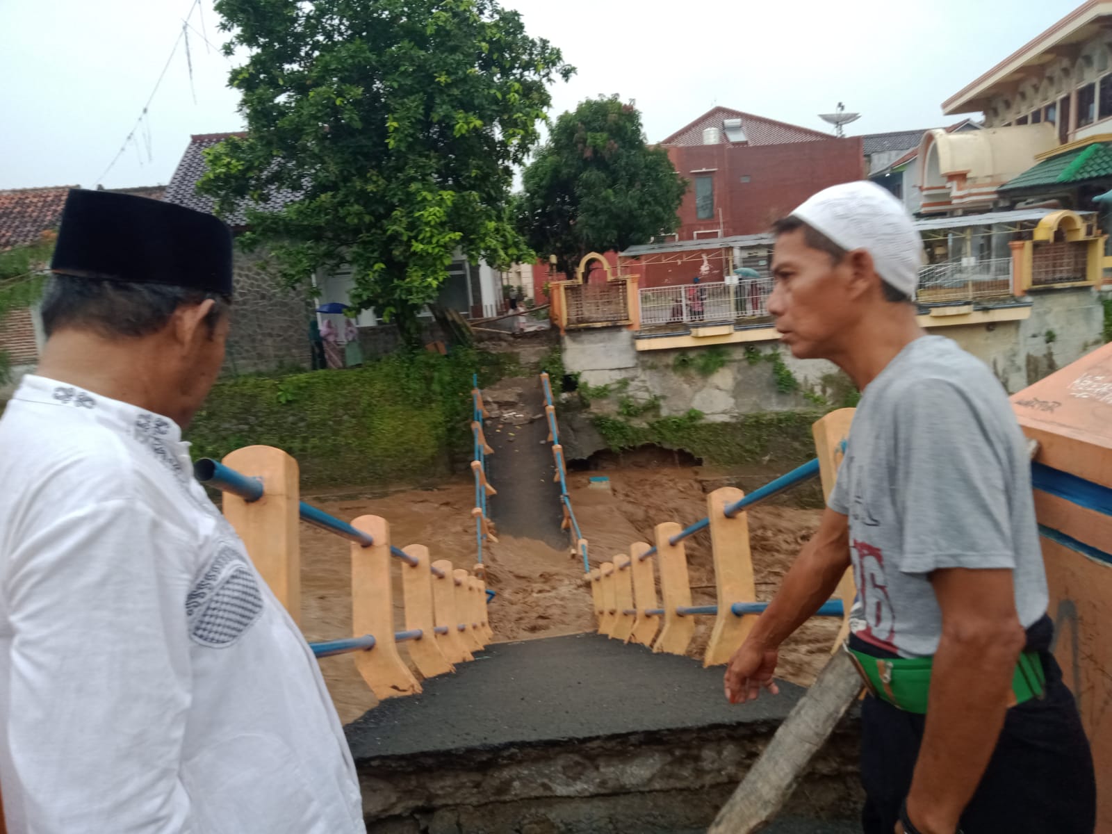 Jembatan di Desa Kalierang Brebes Putus Diterjang Banjir, Akses 2 Wilayah Terhambat