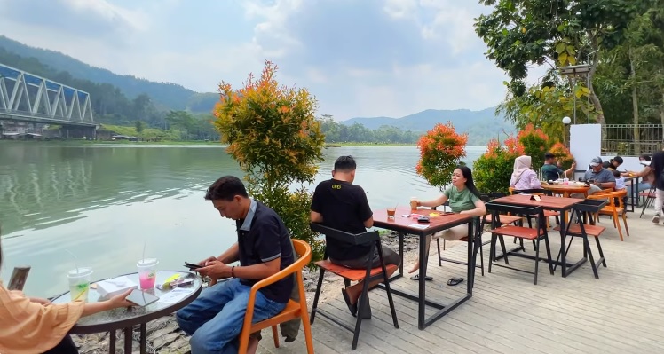 5 Tempat Makan Nuansa Unik di Purwokerto, Wajib Coba Langsung