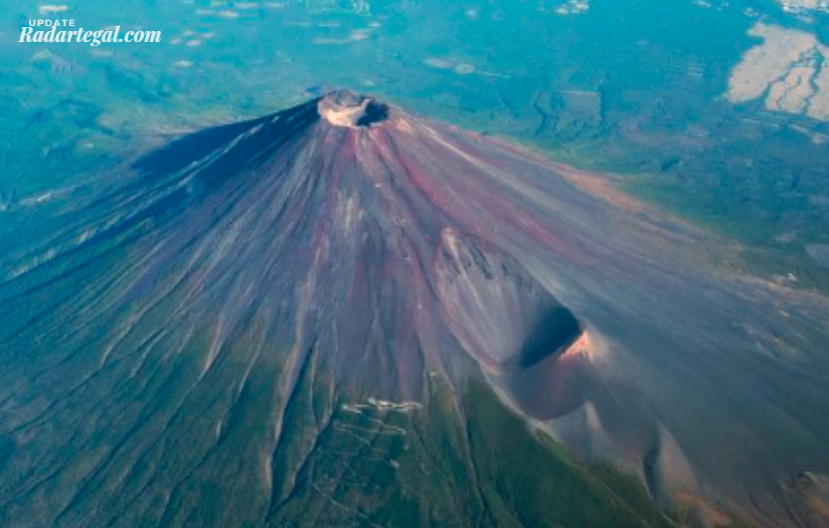 Pertama Sejak 130 Tahun, Gunung Fuji Tak Bersalju Karena Suhu Panas