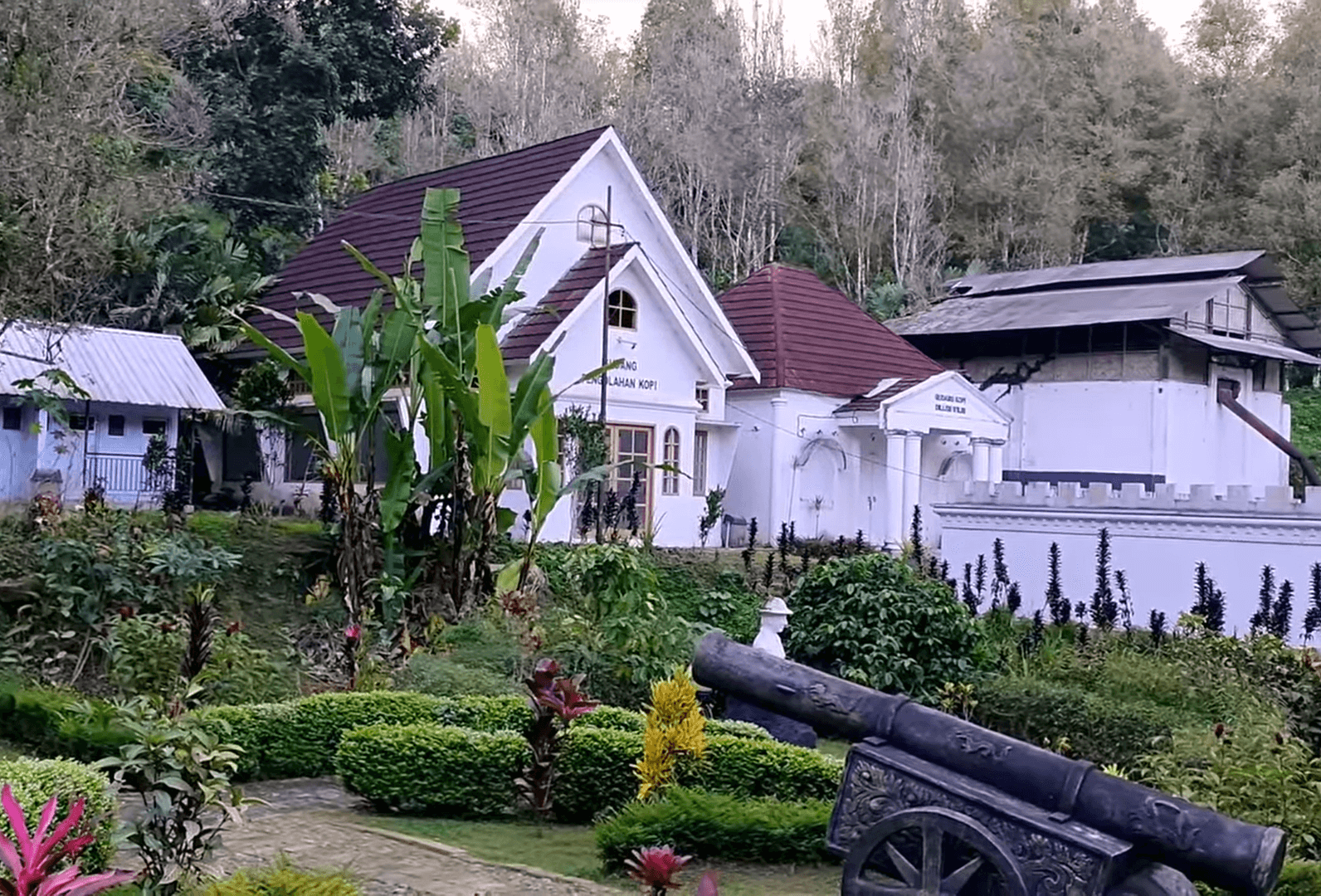 Peninggalan Belanda Ini Tersembunyi di Lereng Gunung di Trenggalek