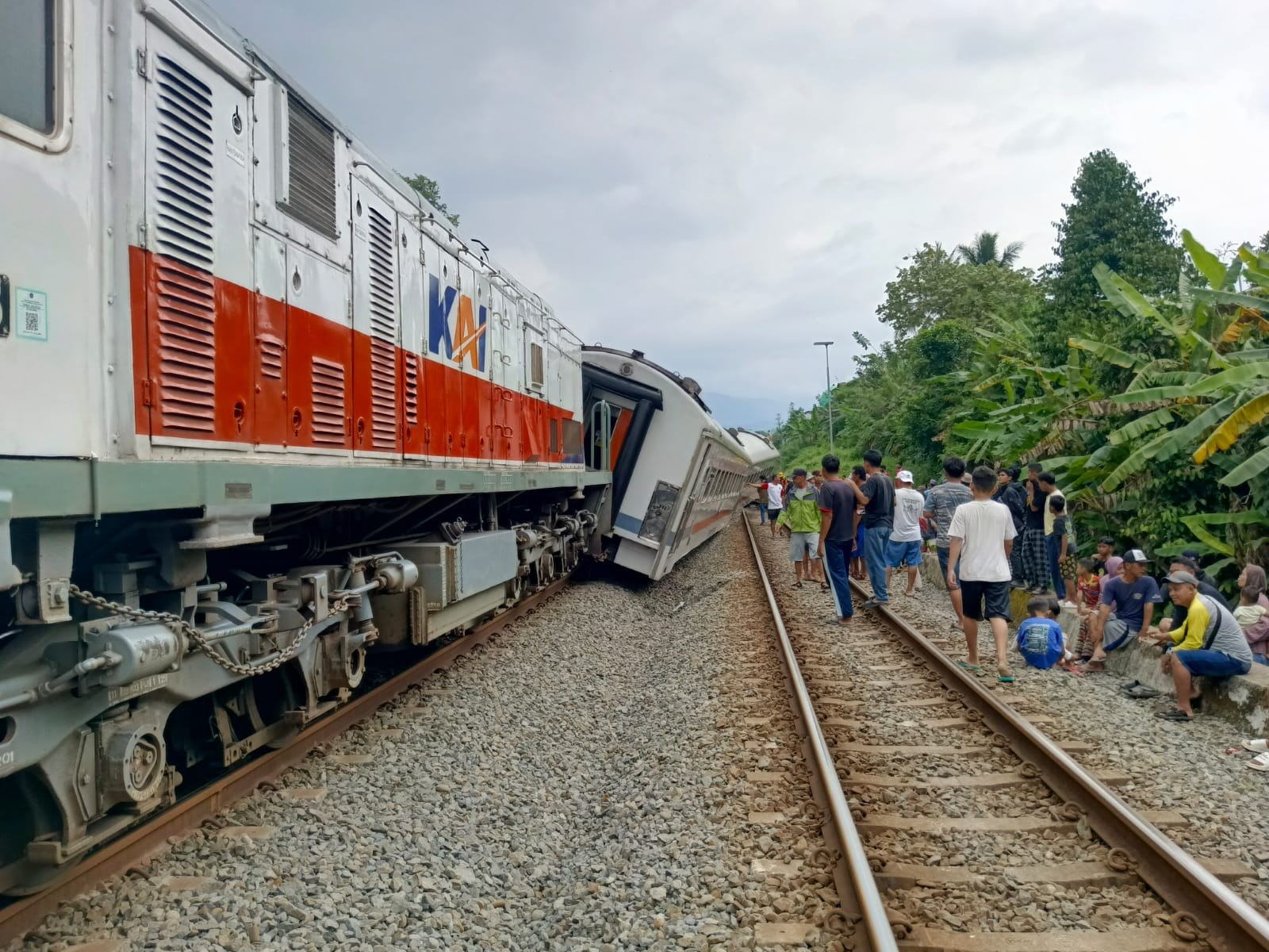 Gangguan Jalur Selatan: Evakuasi KA Bangunkarta di Bumiayu Brebes Dipercepat