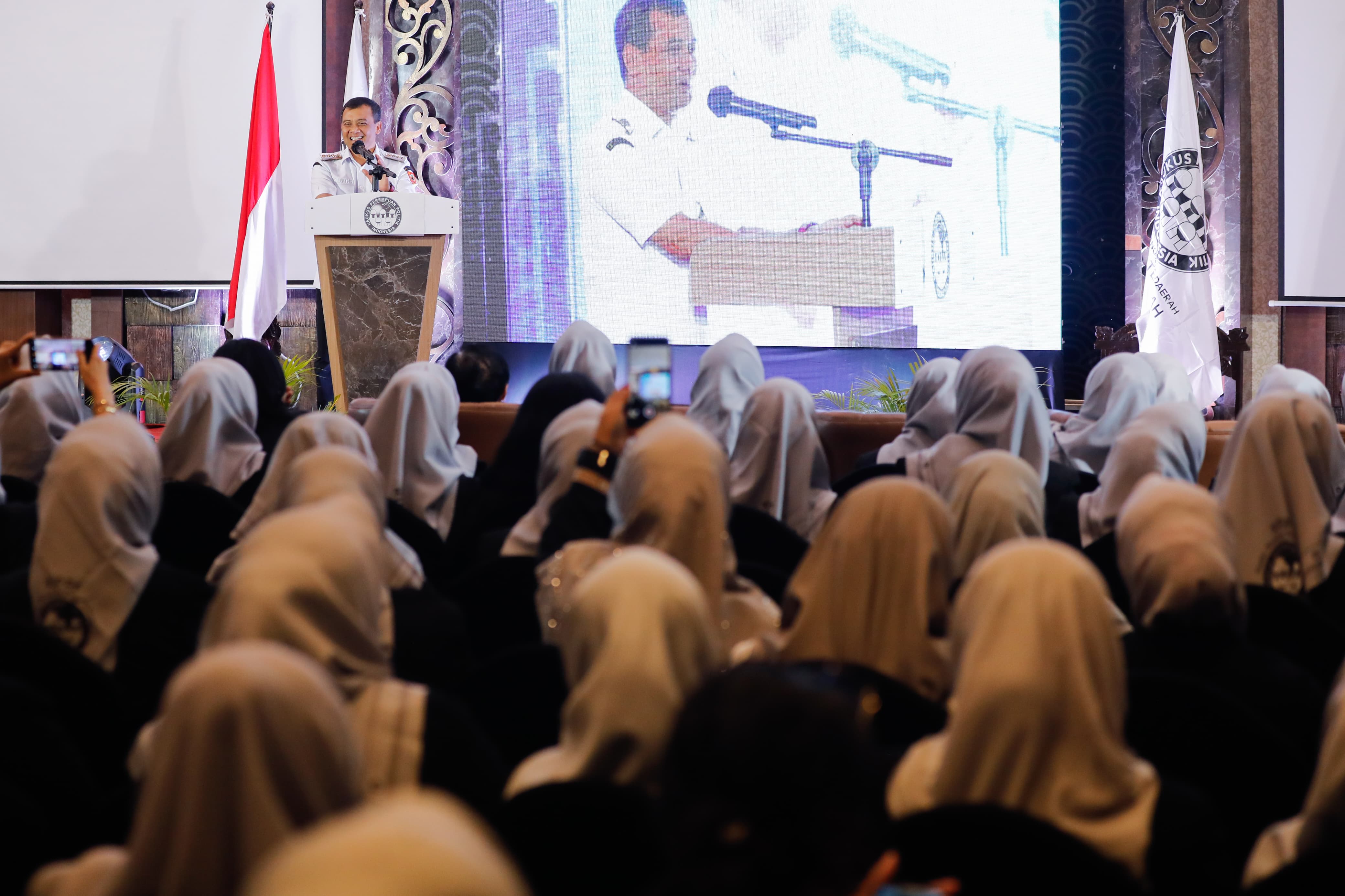 Hadiri Pelantikan KPPI, Gubernur Jateng Ahmad Luthfi Komitmen Beri Pemberdayaan bagi Perempuan