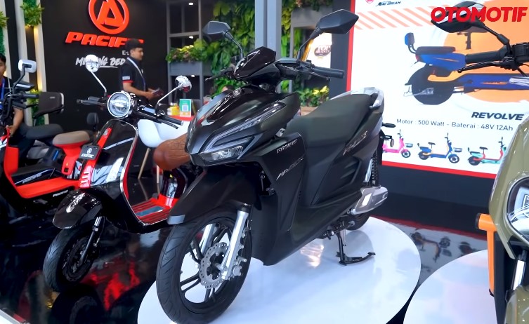 Motor Listrik Honda Vario Siap Mengaspal Tahun 2023, Cek Spesifikasi dan Harga Disini