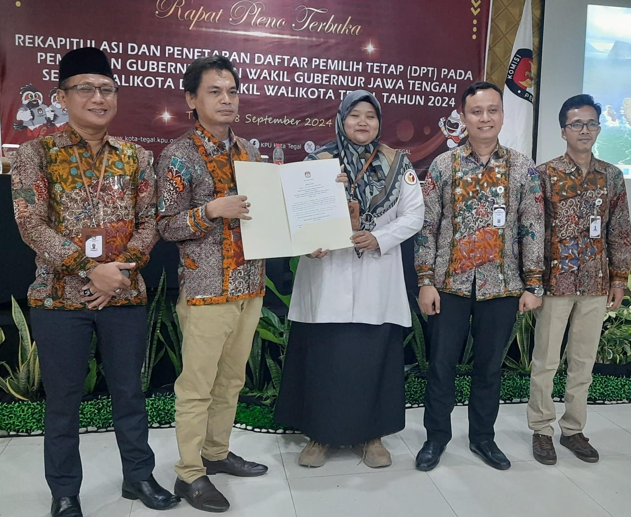 Tok! DPT Pilkada 2024 di Tegal Jadi 212.277 usai Diplenokan