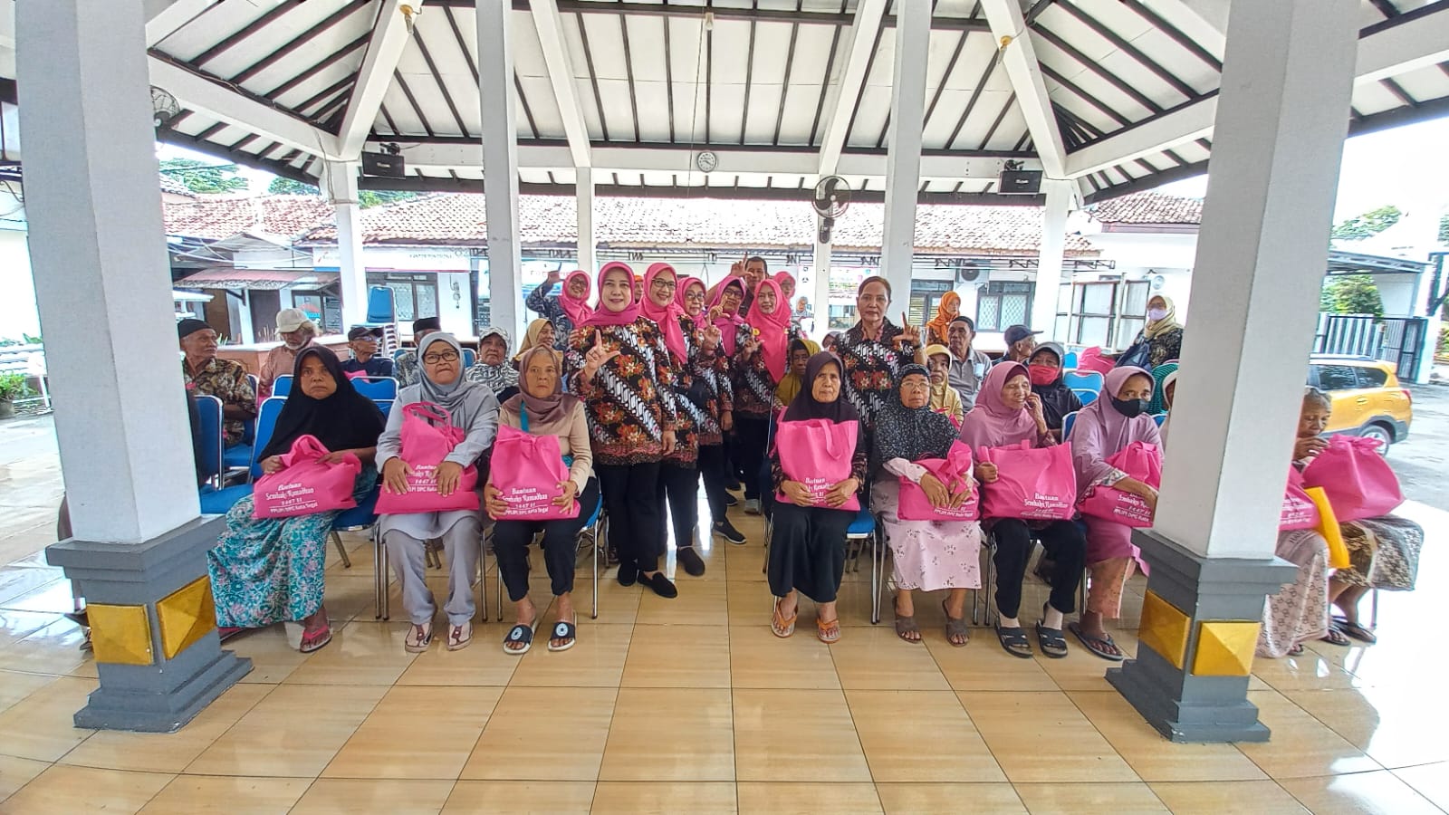 Tak Masuk Data Penerima Bansos Pemerintah, Lansia di Tegal Dapat Bantuan dari PPLIPI