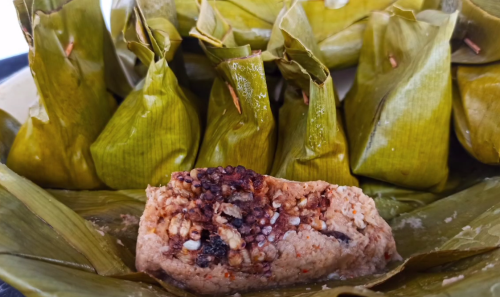 Jajaran Makanan Teraneh di Indonesia, Salah Satunya Botok Tawon?