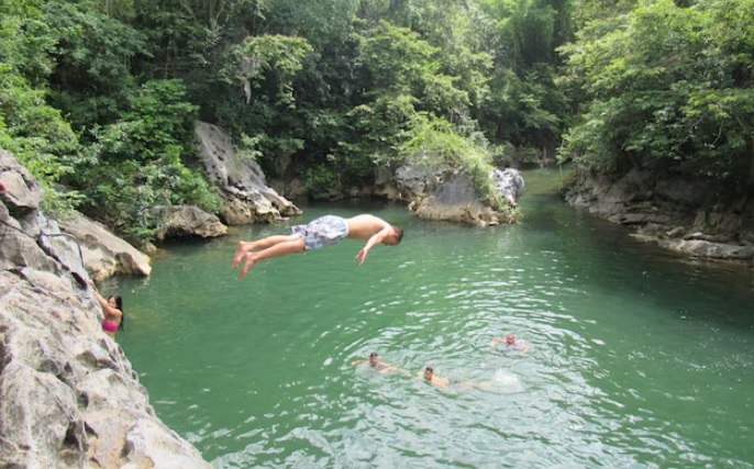 4 Pemandian Mata Air Alami di Jawa Tengah yang Menenangkan