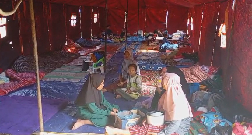 Terdampak Bencana Tanah Bergerak, 353 Warga di Sirampog Brebes Terpaksa Mengungsi