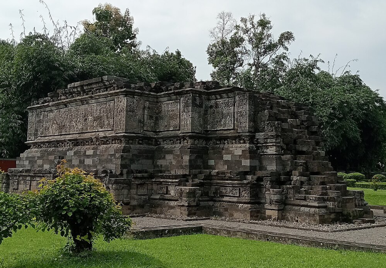 Mitos Hewan Ajaib di Candi Surowono, Ukiran dan Reliefnya Menyimbolkan Misteri yang Belum Terpecahkan!