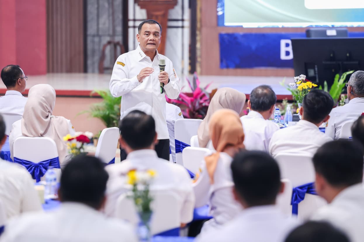 Ahmad Luthfi Tekankan ASN Jateng Jadi Problem Solver: Layanan Publik Harus Responsif & Bebas Titipan