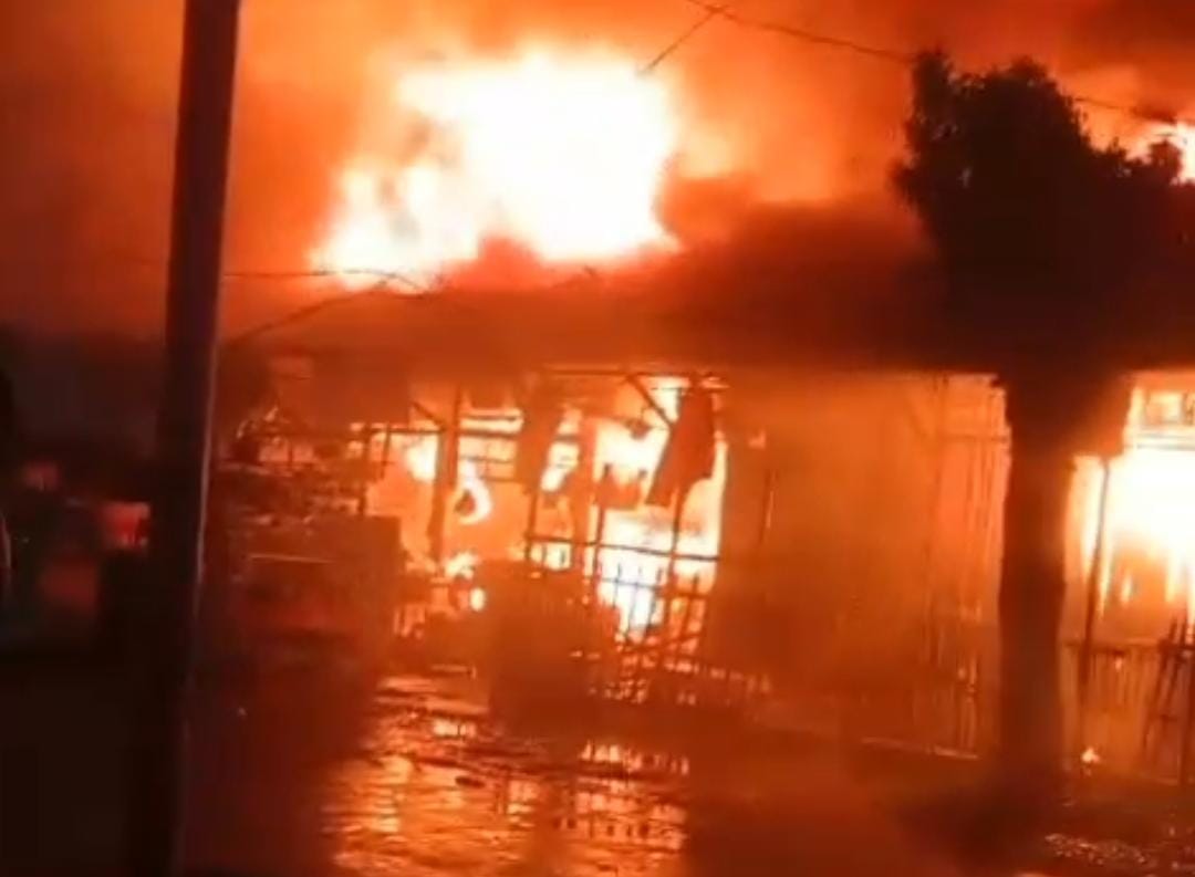 BREAKING NEWS! Jelang Maghrib, Pasar Pagi Pemalang Terbakar Hebat