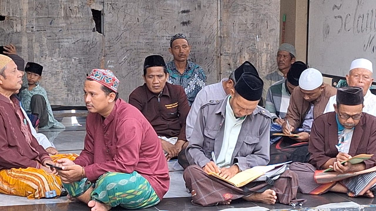 Momen Ramadhan, Isi Kegiatan dengan Tradisi Jiping di Ponpes Assalafiyah Luwungragi