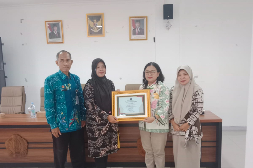 Pemkab Brebes Terima Penghargaan Desa Sadar Hukum Terbanyak di Jateng