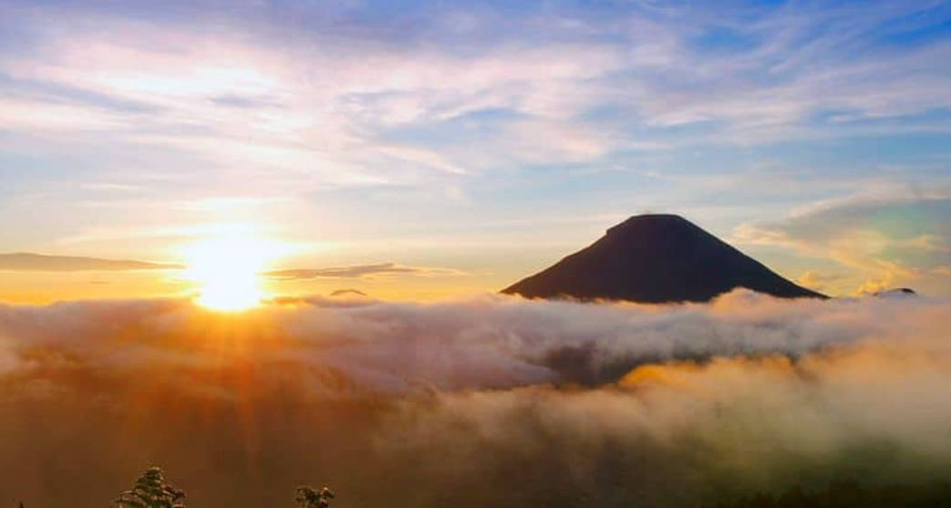 5 Wisata View Sunset di Jawa Tengah yang Bikin Takjub, Dijamin Liburanmu Makin Berkesan!