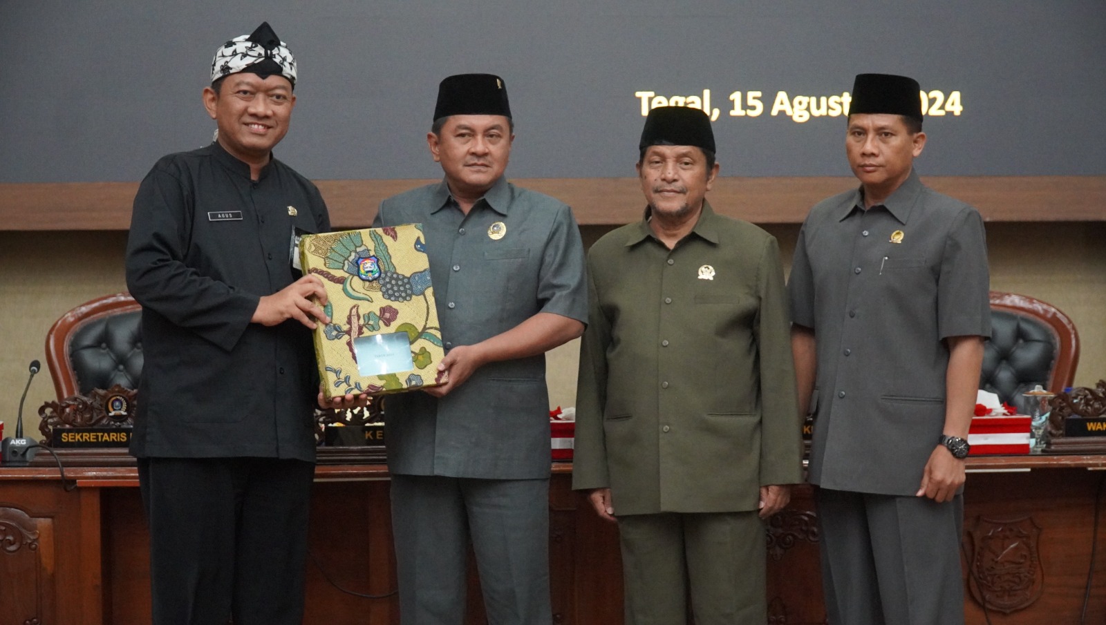 Wakili Pj Walikota, Sekda Sampaikan Pengantar Nota Keuangan dalam Rapat Paripurna DPRD Kota Tegal