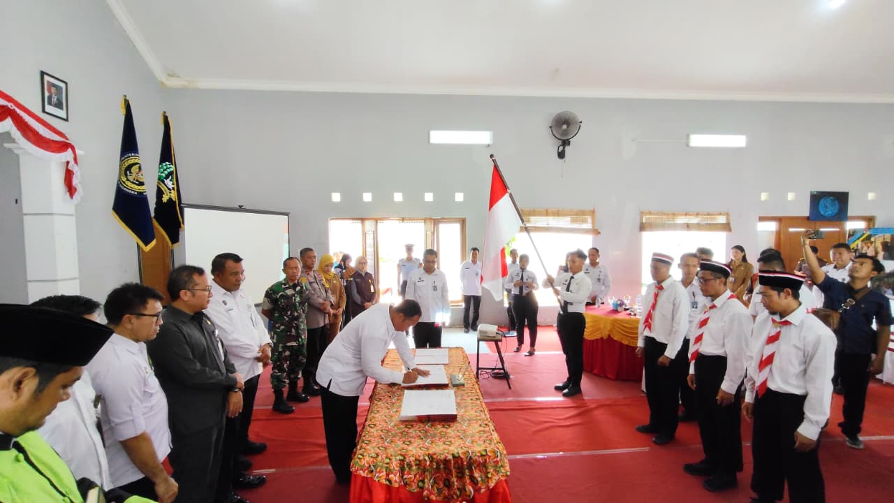 3 Napiter Ucap Janji Setia NKRI dari Balik Jeruji, Cium Merah Putih dan Teken Ikrar di Lapas Slawi Tegal