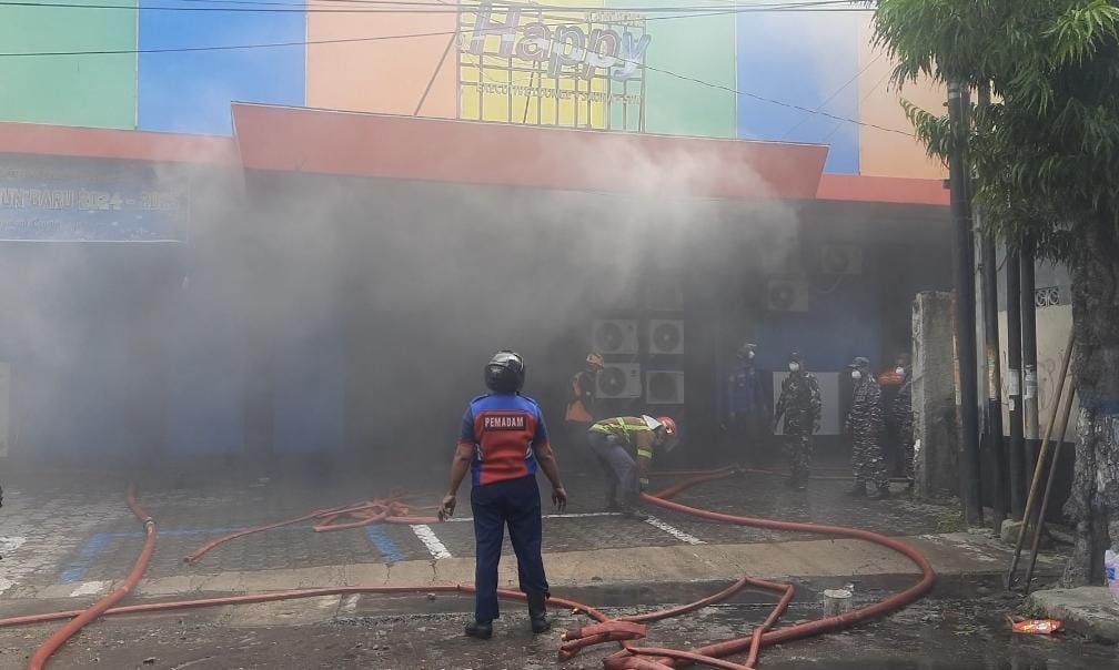 Tak Memakan Korban, Kebakaran Tempat Karaoke di Tegal Diselidiki