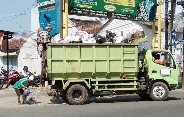 Warga Keluhkan Tumpukan Sampah di Pinggir dan Sudut Kota Pemalang