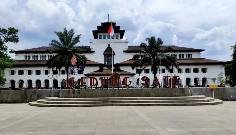 Mitos Gedung Sate Bandung yang Tinggi akan Sejarah dan Misteri