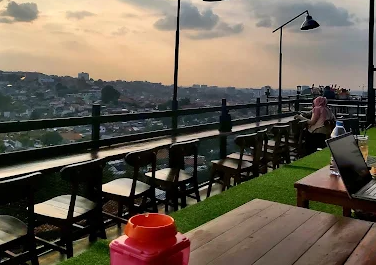 7 Tempat Ngopi Sambil Sunset di Pinggir Kota Semarang, View-nya Bikin Lupa Waktu!