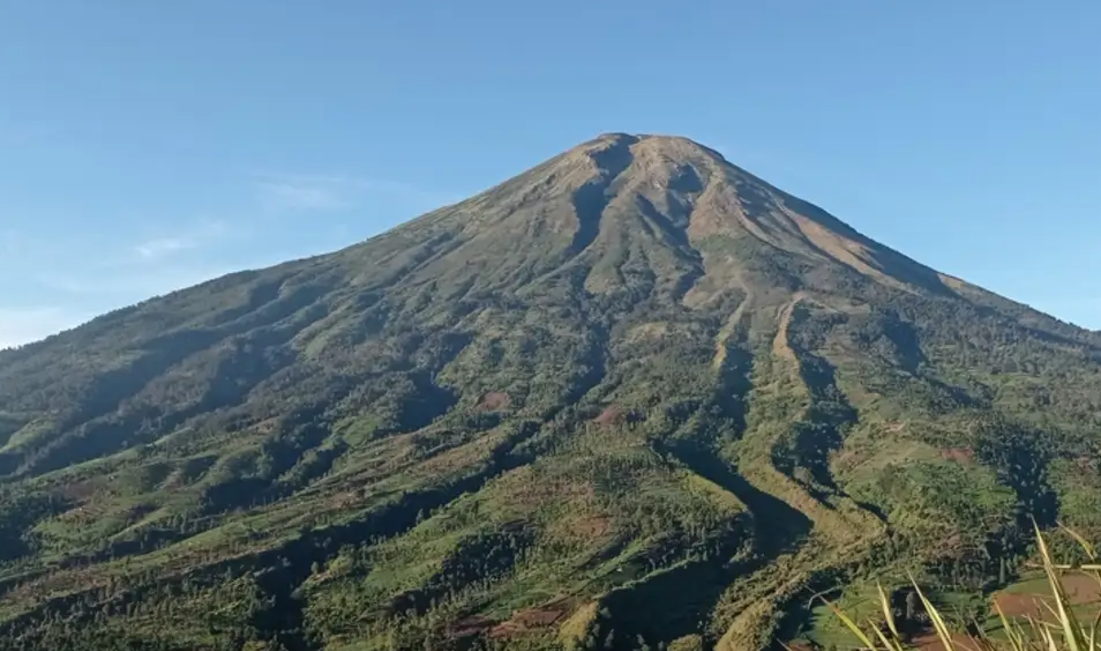 5 Mitos Gunung Sindoro yang Berkaitan dengan Gunung Sumbing