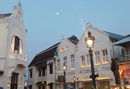 8 Wisata Malam Jawa Tengah Terpopuler, Murah Tapi Bikin Serasa di Luar Negeri