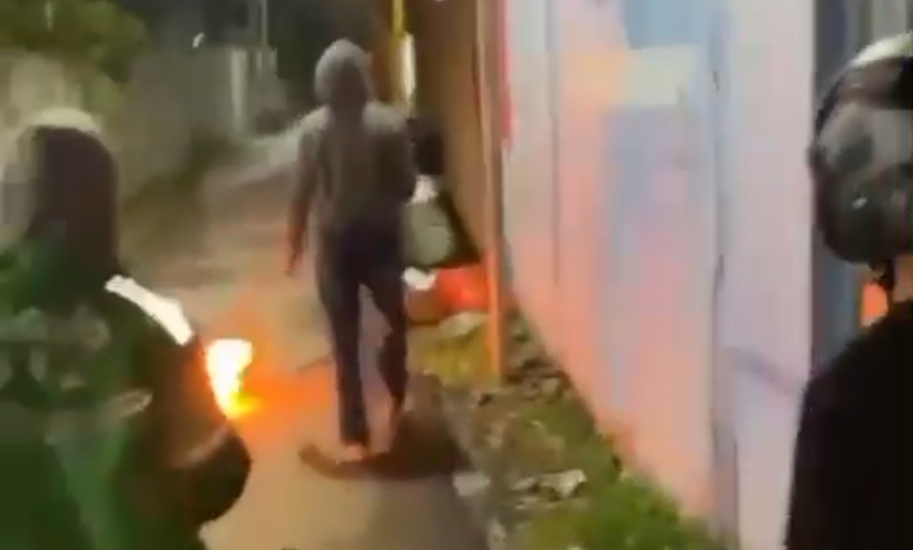 Viral! Video Aksi Gangster di Brebes Lempar Bom Molotov ke Pemotor Bikin Heboh Publik