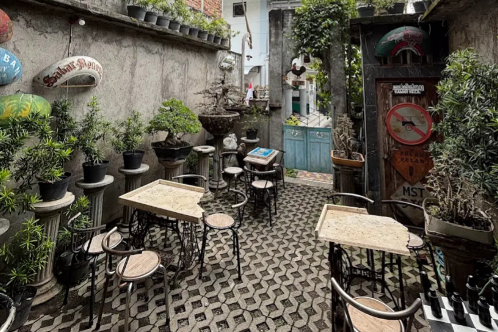 Menikmati Kopi dalam Nuansa Tempo Dulu di Kafe Gethe Semarang yang Estetik