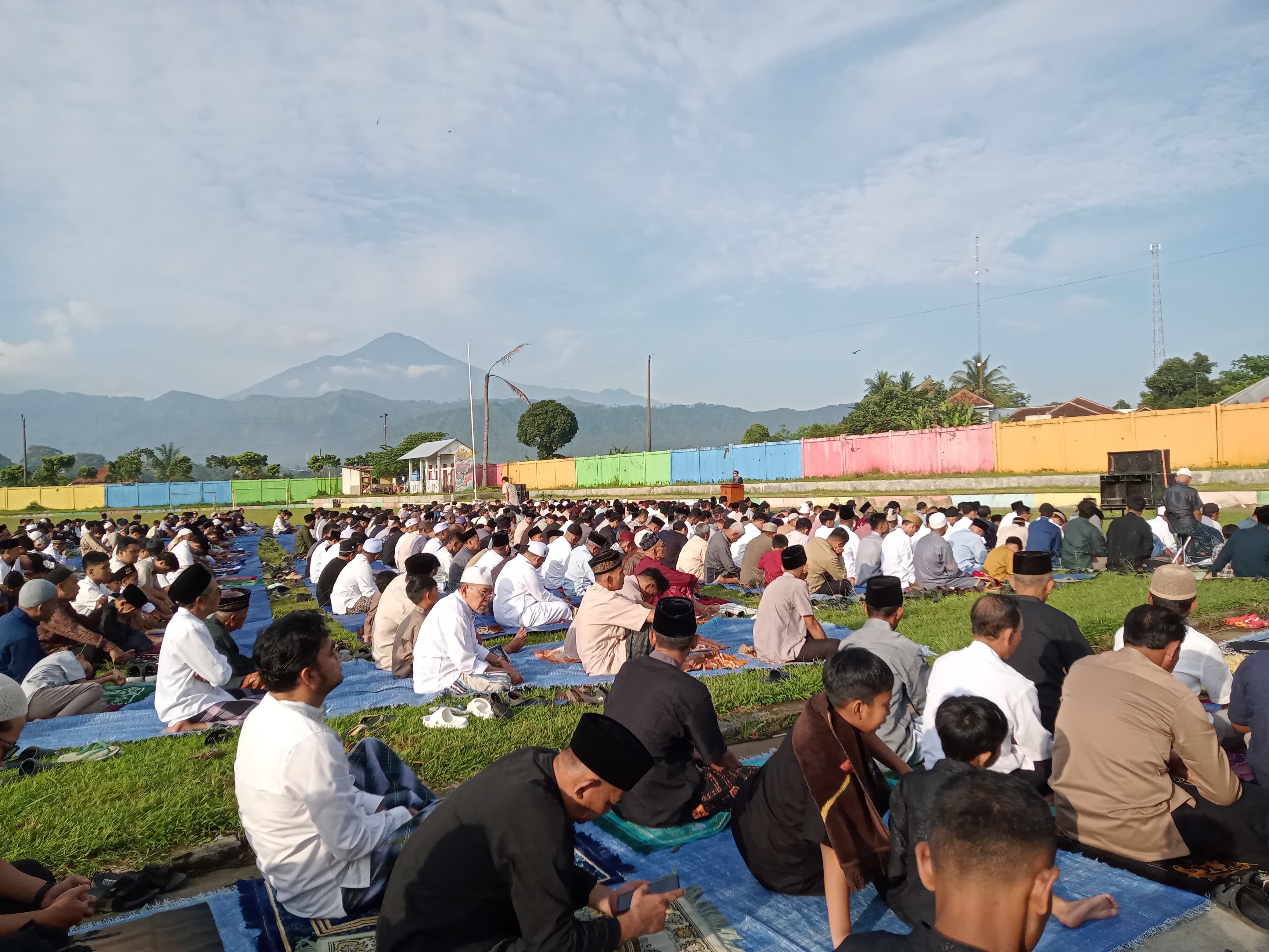 Lebaran Hari Ini, Ribuan Warga Salat Idulfitri di Lapangan Mariko Randudongkal Pemalang