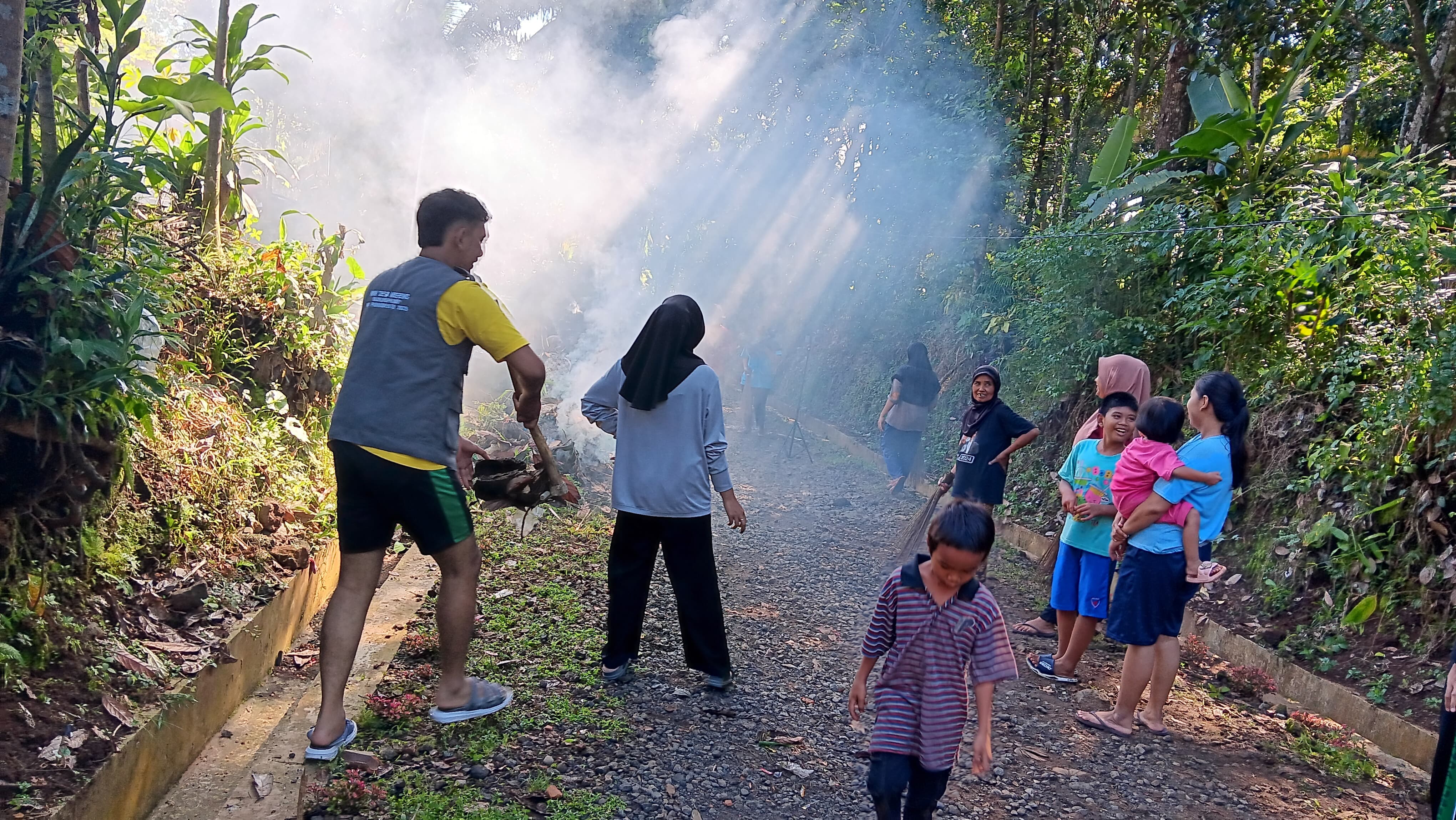 Libatkan Mahasiswa KKN, Warga Dusun di Pemalang Gelar Gerakan Sapuada