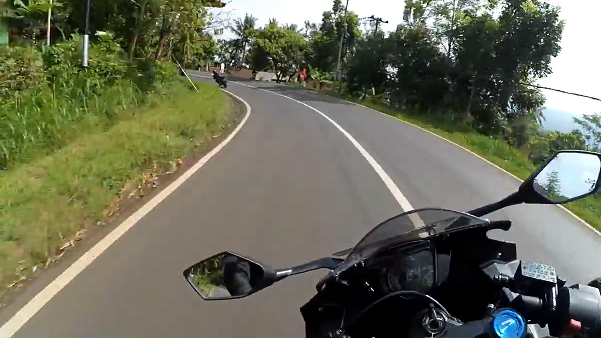 INGAT! 3 Zona Terlarang Menyalip saat Berkendara Diungkap Tim Safety Riding Astra Motor Jateng