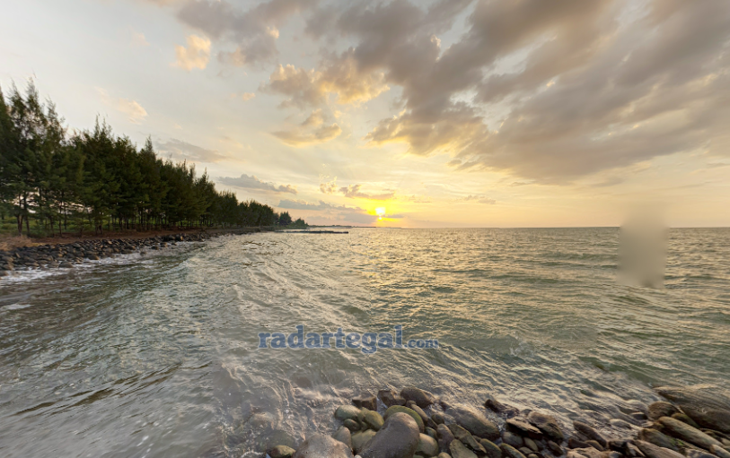 Menikmati Keindahan Pantai Depok Pekalongan yang Belum Banyak Diketahui