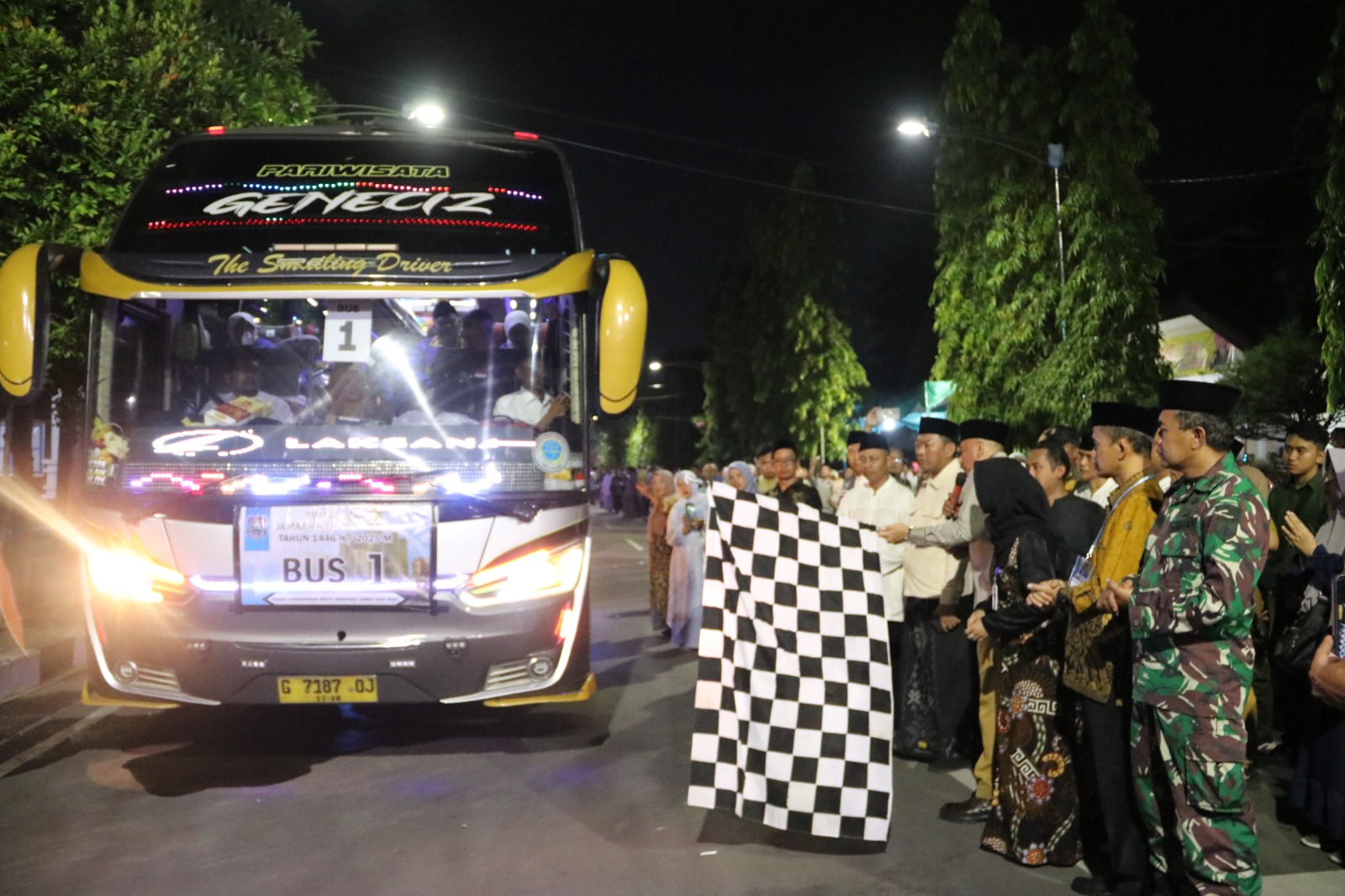 Berangkatkan Jemaah Calon Haji Kota Tegal, Wali Kota Dedy Yon Doakan Hal Ini