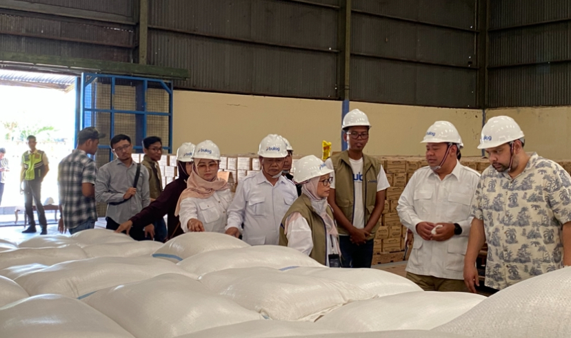 Pastikan Stok Pangan di Brebes, Wabup Sidak Gudang Cimohong 