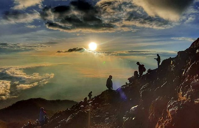 Jalur Pendakian Bambangan Gunung Slamet Tuai Berbagai Fakta Menarik, Salah Satunya Punya Satu Sumber Mata Air