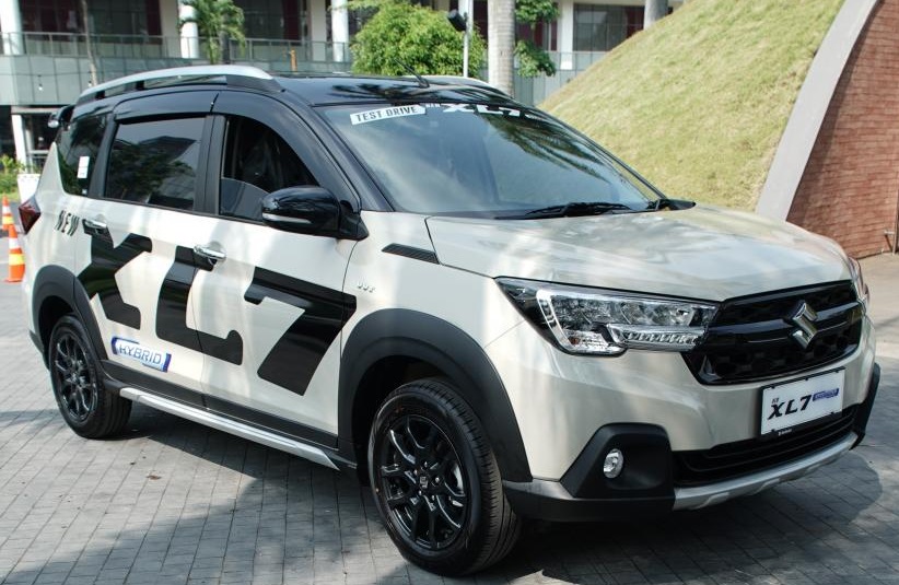 Review Suzuki New XL7: Menjadi Mobil Hybrid Terbaik dengan Fitur Canggih