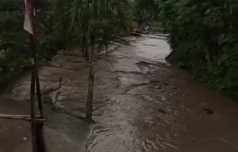 Warta di Brebes Ketar Ketir, Debit Sungai Keruh Meningkat