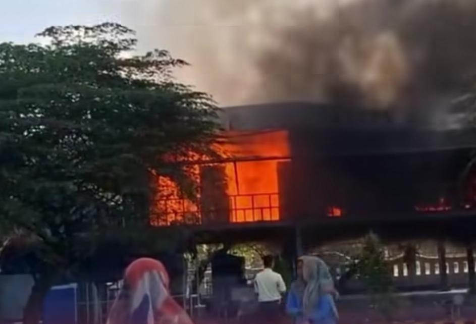 Pabrik Ban di Purworejo Terbakar, Ratusan Kendaraan Karyawan Hangus
