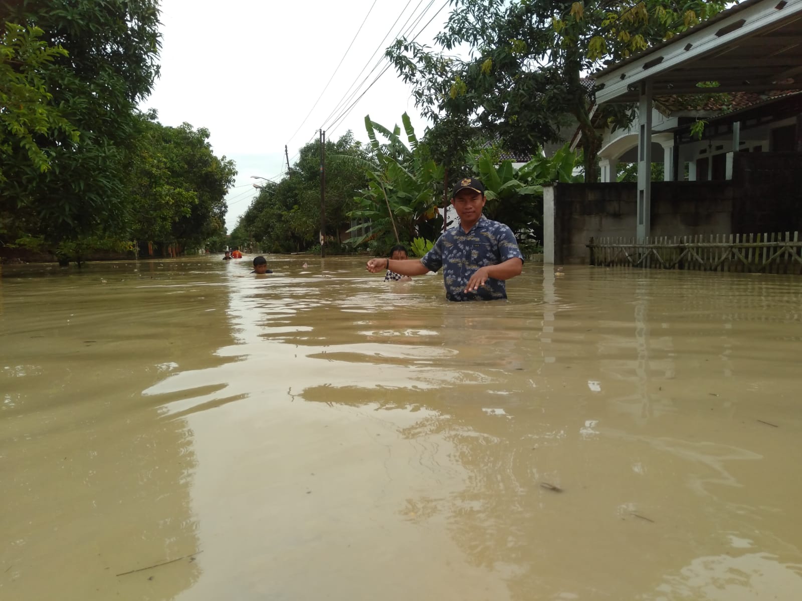 61 Rumah di Desa Sukareja Tegal Terendam Banjir, Banyak Hewan Ternak Hilang Terseret Arus