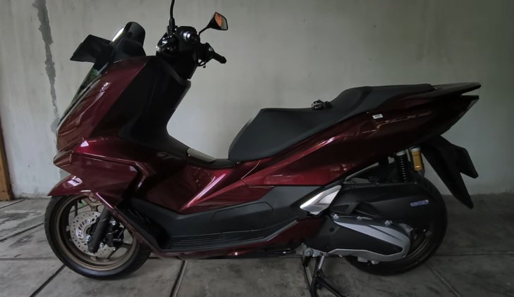 Keunikan Honda PCX 160 RoadSync, Salah Satu Skutik Terlaris di 2025