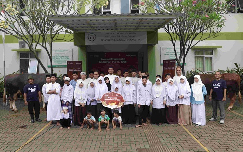 Sambungkan Senyuman di Momen Iduladha 1446 H, Telkomsel Bagikan Hewan Kurban