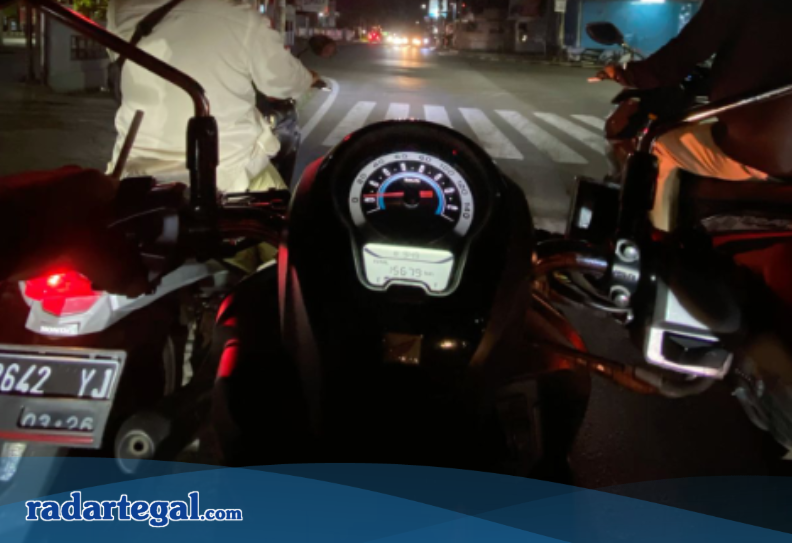 Mitos Naik Sepeda Motor Malam Hari, Penyebab Paru-paru Basah?