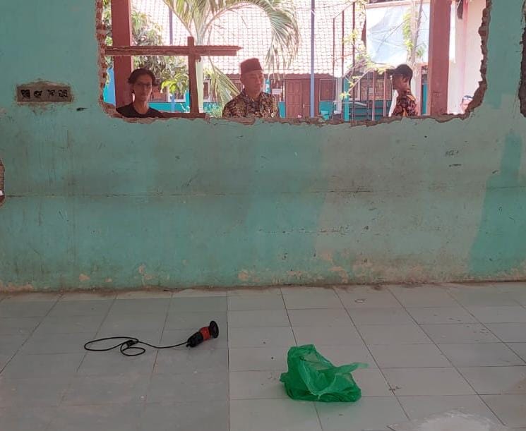 Komisi IV DPRD Kabupaten Tegal Sidak Rehab Ruang Kelas di SMP Negeri 1 Kramat