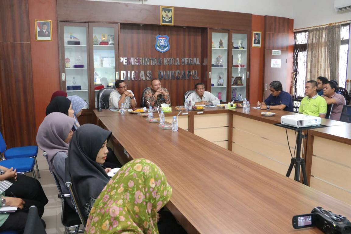 Wali Kota Tegal Minta Disdukcapil Jaga Disiplin dan Profesional dalam Pelayanan Kepada Masyarakat